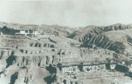 1947年12月25日至28日，中共中央在陜北米脂楊家溝召開(kāi)擴(kuò)大會(huì)議（十二月會(huì)議）。圖為會(huì)議會(huì)址。