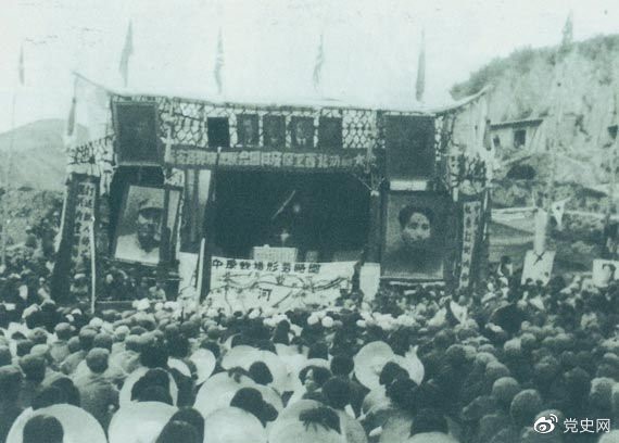 1947年3月8日，延安各界舉行保衛(wèi)邊區(qū)、保衛(wèi)延安動(dòng)員大會(huì)。